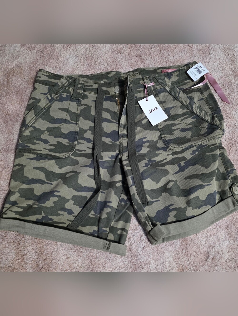Jag Jeans Women's Camo Utility Shorts in Olive Green